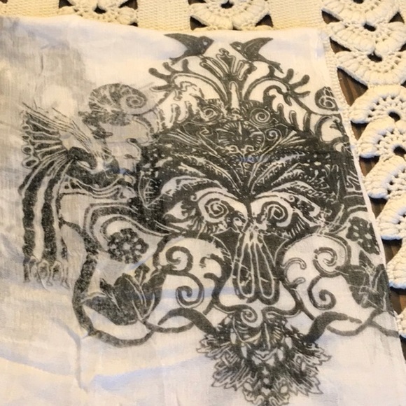 Sparrow & Filigree Pashmina - Picture 4 of 5